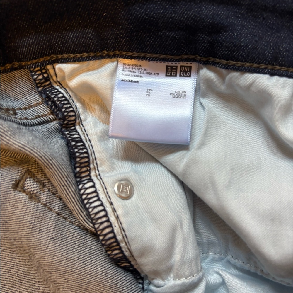 Uniqlo Men's Slim Jeans - Dark Blue - Picture 4 of 5